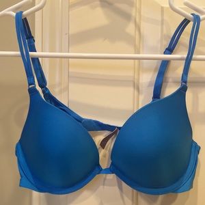 Victoria Secret push-up/pigeonnant bra